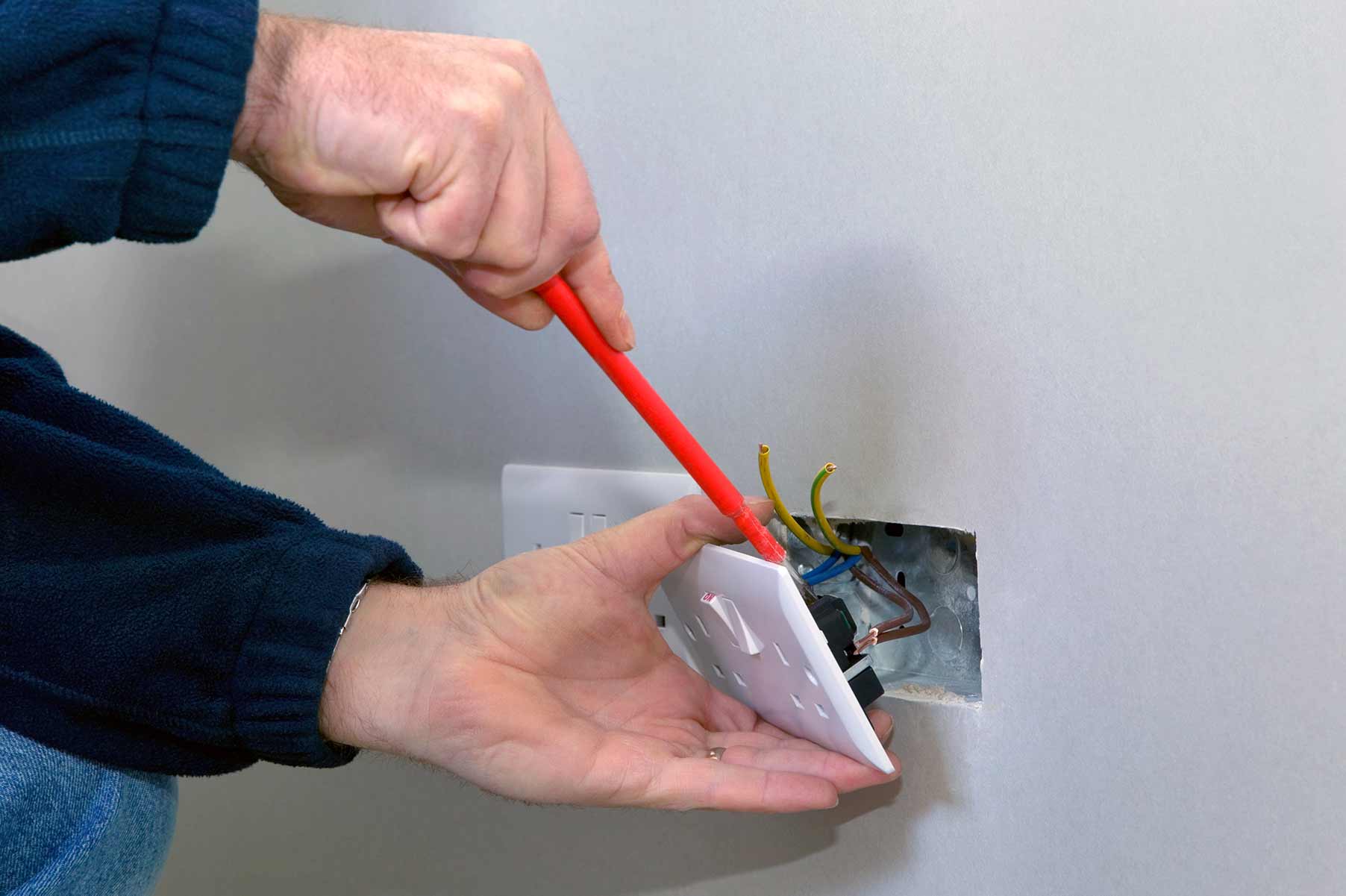 Our electricians can install plug sockets for domestic and commercial proeprties in Wealden and the local area. 